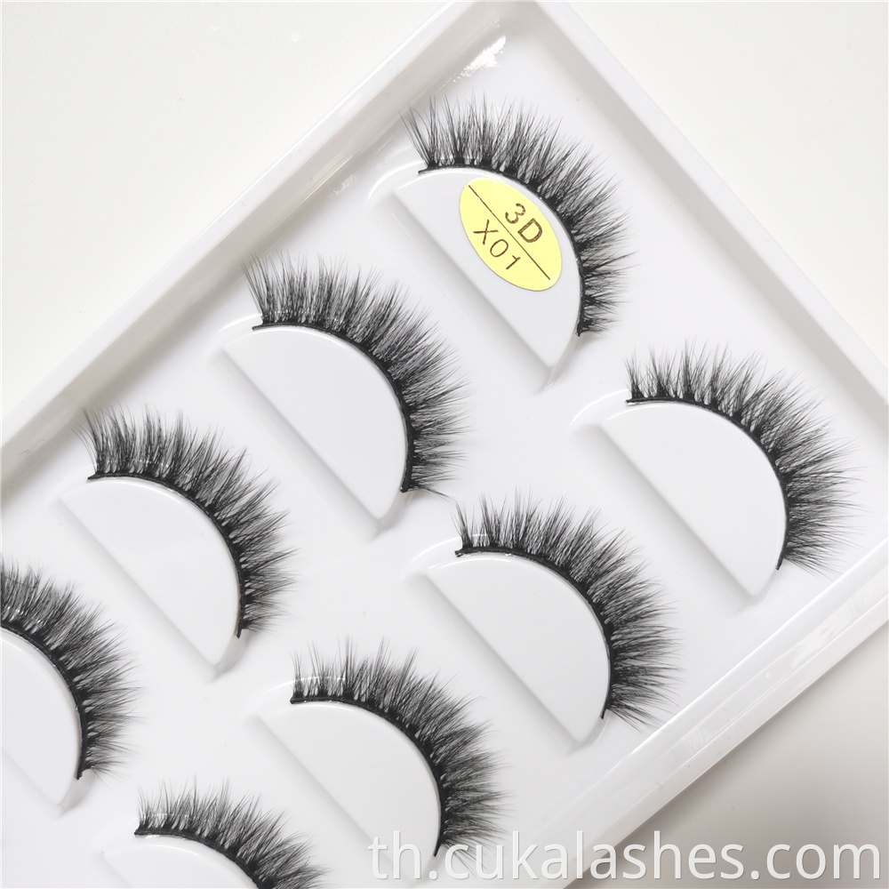 Pretty Strip Lashes